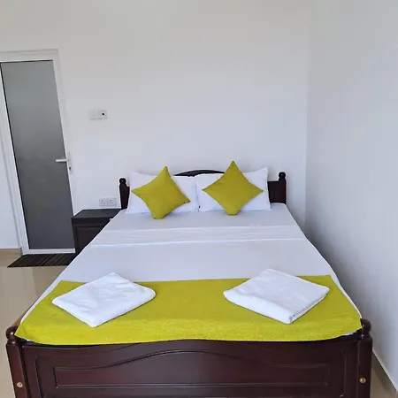 Anne'S Airport Villa Hotel Katunayake Exterior photo