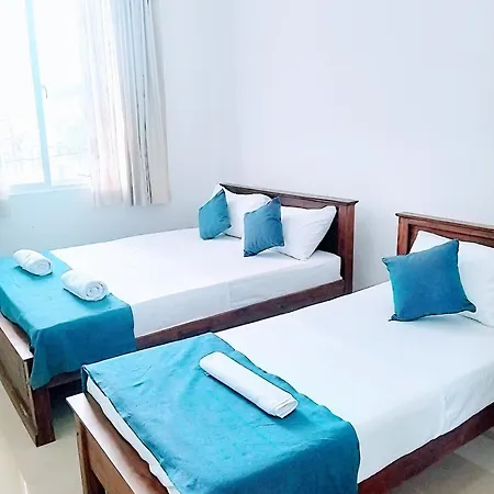 Anne'S Airport Villa Hotel Katunayake Exterior photo