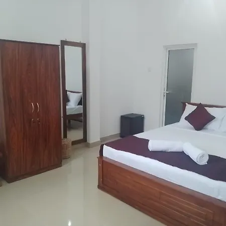 Anne'S Airport Villa Hotel Katunayake Exterior photo