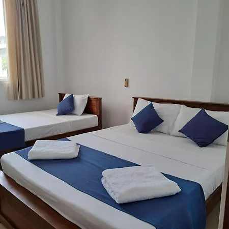 Anne'S Airport Villa Hotel Katunayake Exterior photo